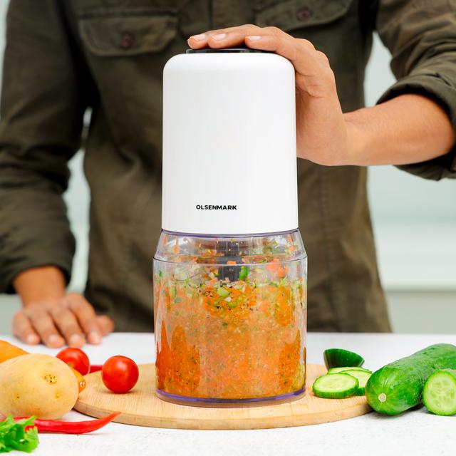 Olsenmark Multi Chopper, Electric Mini Chopper, 500ml Bowl, OMC2246 | 2 Speed Setting | Food Smashers for Garlic/ Fruits/ Vegetables/ Meats/ Onions/ Nuts/ Pepper/ Ginger/ Salad/ Chili - SW1hZ2U6NDQ1NzM0