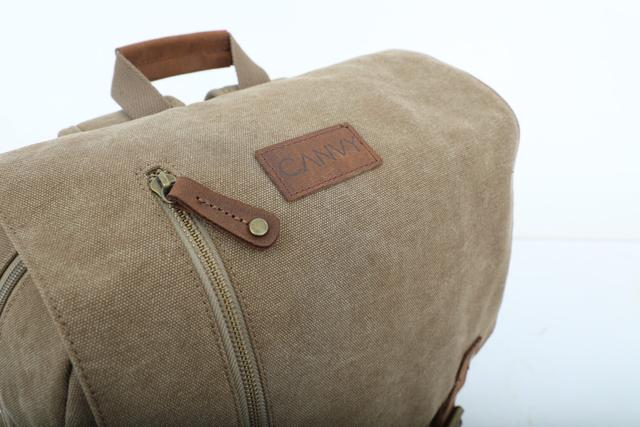 شنطة ظهر جلد لون بيج قياس 15 بوصة Leather Canvas Backpack - Canvy - SW1hZ2U6NDM5NDIx