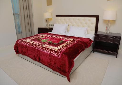 PARRY LIFE Emarati Floral Maroon Bordered Double 2 Ply Embossed Blanket 200*240 Cm,Soft And Warm - SW1hZ2U6NDYyMTY4