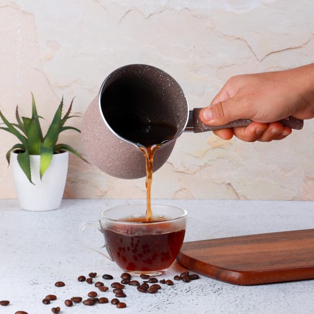 ركوة قهوة بلون بني من الجرانيت وألومنيوم 5 طبقات هيكل من رويال فورد بسعة 750 مل Royalford Smart Granite Series Coffee Warmer, RF10193 -  Forged Aluminium, Durable Granite Coating , 5 Layer Construction