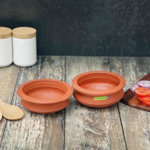 Royalford Flat Serving Pots, Handmade Clay, RF10586 | 100% Natural Clay | Non-Toxic & Eco-Friendly | Can Be Used On Gas Stove Or Open Fire | Earthen Pot/ Clay Pot For Curry, Sambar, Rice - SW1hZ2U6NDQxMzMx