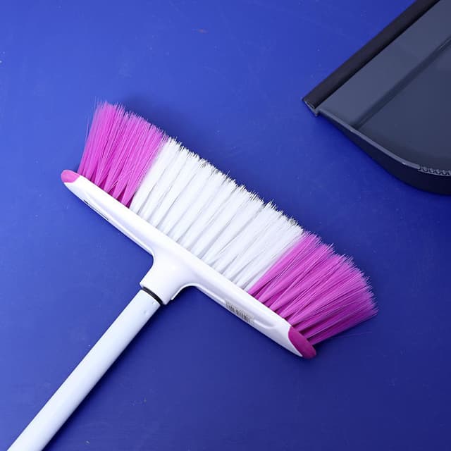 مكنسة عصا مع رأس قابل للفك أبيض وبنفسجي رويال فورد Royalford White ِِAnd Purple Broom With Handle