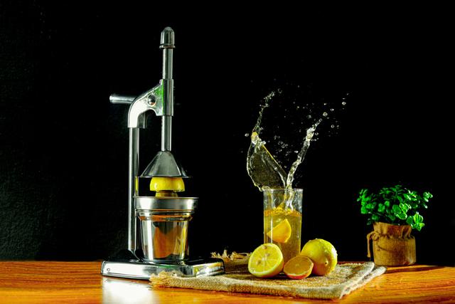 Delcasa Hand Juicer, Stainless Steel Cup With Strainer, DC2144 | Aluminum Alloy Hands | Iron Base | Heavy Duty Manual Orange Juicer And Lime Squeezer Press Stand - SW1hZ2U6NDM5NjI4