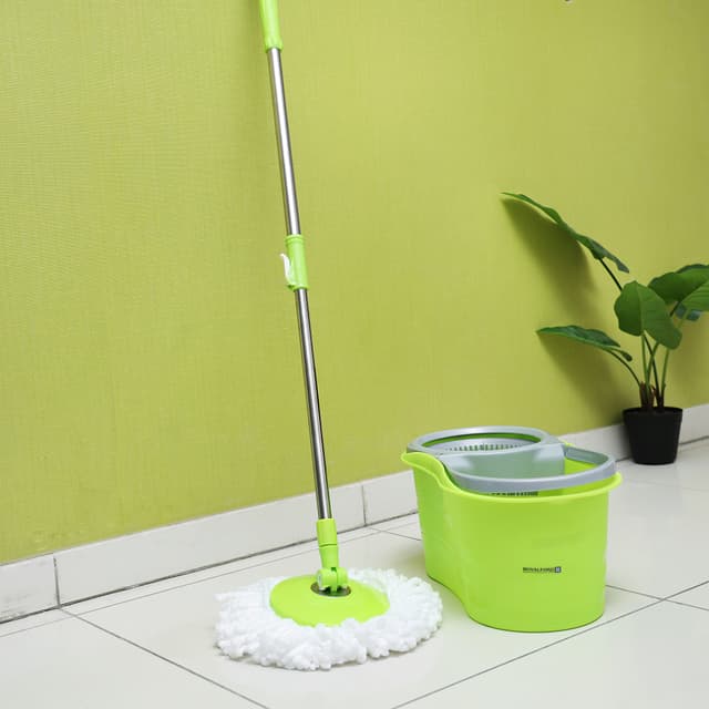 ممسحة الأرضيات الدوارة | Royalford Easy Spin Mop And Bucket Set - 192458