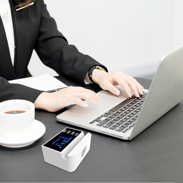 شاحن مكتبي 4 منافذ 18 واط مع شاشة رقمية وحامل جوال كروني CRONY CDA26 USB Charger With Led Display and Stand Holder