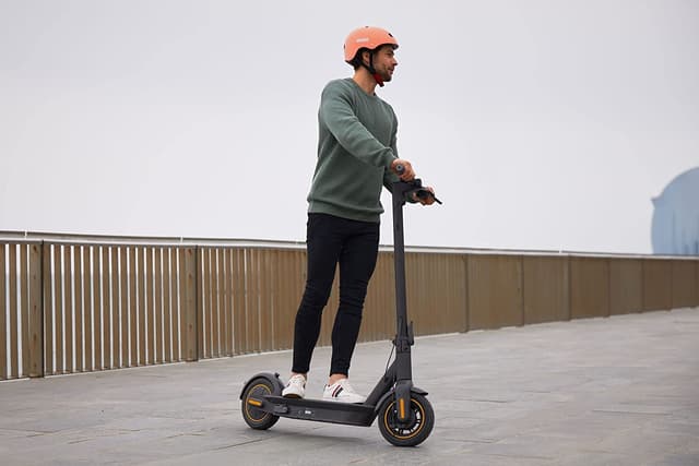CRONY XM 30km/h E-scooter with APP Aluminium Alloy Folded 10 Inch tires | Dark grey