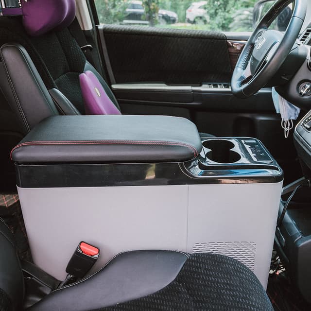 ثلاجة سيارة 15 لتر بدون بطارية كروني CRONY Vehicle Refrigerator with centre armrest
