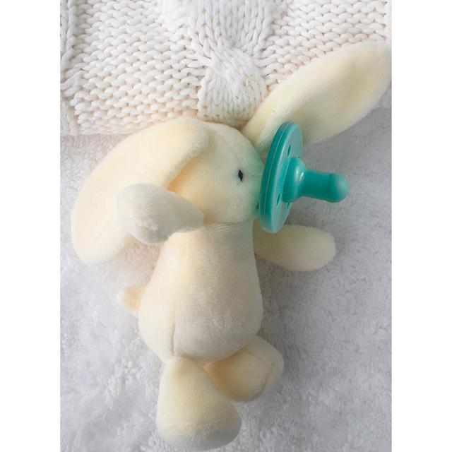 Minikoioi - Plush Toy With Soother - Sleep Buddy White Bunny - SW1hZ2U6NjUyNzU0