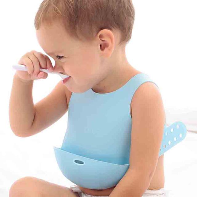 Minikoioi - Silicone Flexi Bib - Blue - SW1hZ2U6NjUyODkx