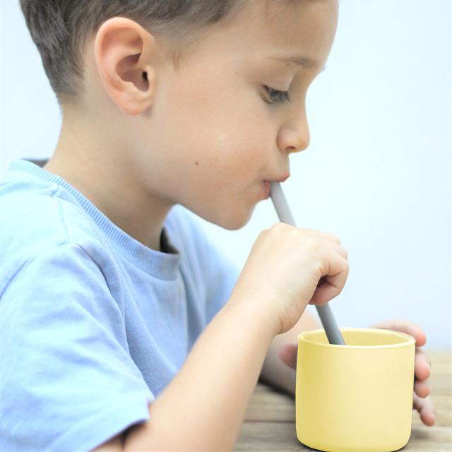 كوب اطفال (كاسة اطفال) سيليكون - أصفر Minikoioi Silicone Mini Cup - SW1hZ2U6NjUzNjE3