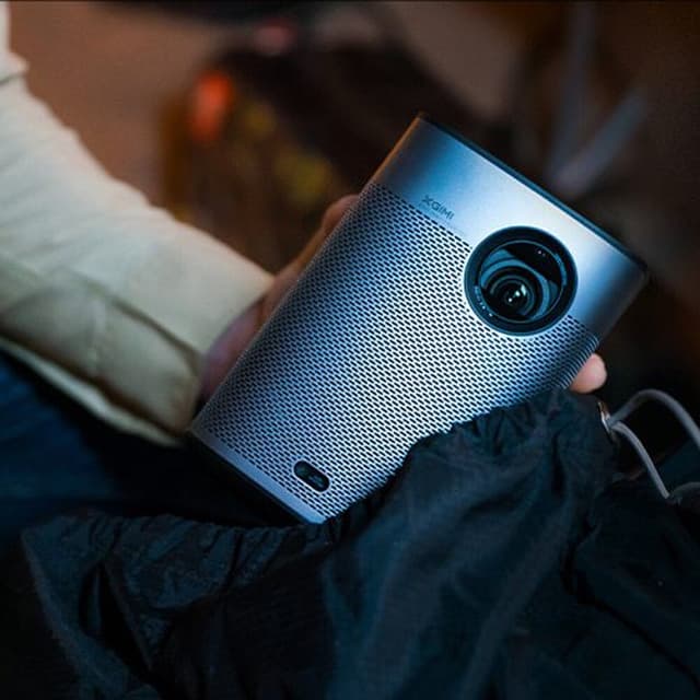 بروجكتر أندرويد سنيمائي محمول بدقة 1080p بكسل Xgimi Halo+ 1080P Full HD Portable Projector