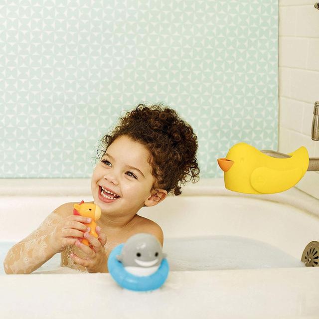 لعبة حمام قرش للأطفال مونشكين Sea Spinner Wind-Up Shark Bath Toy - Munchkin - SW1hZ2U6NjU4NTIy