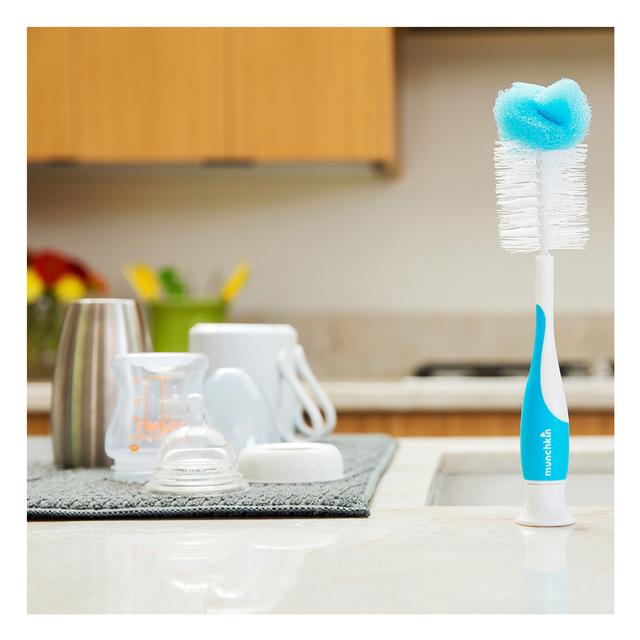 فرشاة تنظيف رضاعات الأطفال اسفنجية 2 في 1 أزرق Sponge Bottle Brush - Blue - Munchkin - SW1hZ2U6NjU5Mjgw