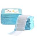 حصيرة تغيير الحفاض للأطفال عدد 100 قطعة لون أزرق بامبل اند بيردDisposable Changing Mats - Bumble & Bird - SW1hZ2U6NjYxODQ1