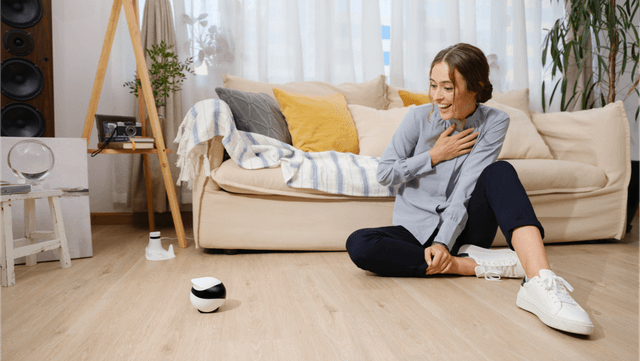 روبوت ذكي لمراقبة الأطفال بدقة 1080p بيكسل Enabot EBO Air Home Security Camera مع تحكم عن بعد