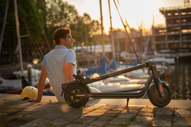 Segway-Ninebot Kick Scooter F30E: Maximum Speed up to 25 km/h Range up to 30 km