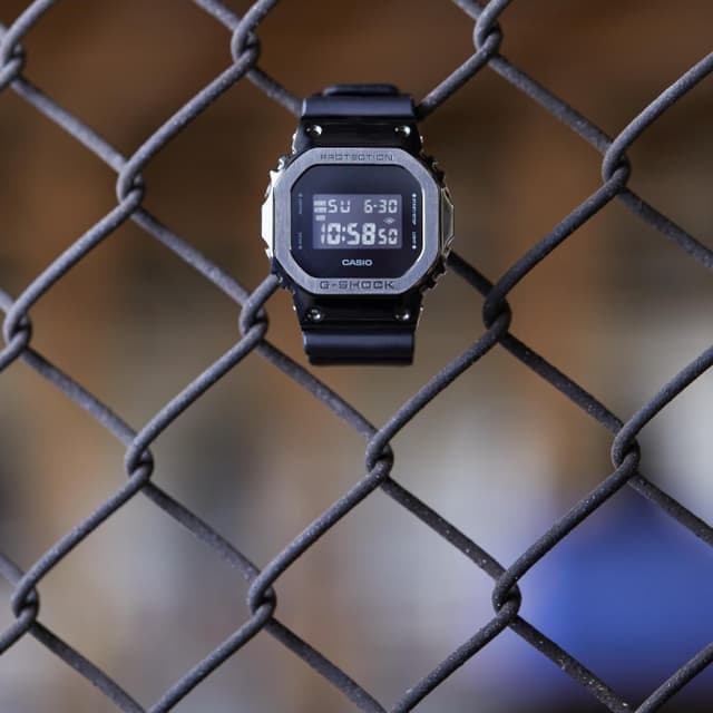 ساعة كاسيو جي شوك ميتال كولكشن رقمي رجالي أسود Casio G-SHOCK Metal Collection Men Watch GM-5600B-1DR