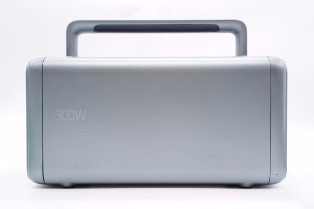 بطارية متنقلة للرحلات 300 واط Yoobao EN300WLPD 72000mAh PD65W Power Station