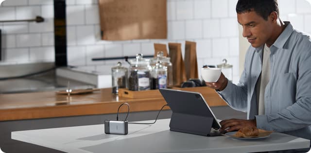 شاحن متنقل انكر مع شاحن جداري 10000 مللي أمبير Anker 733 Power Bank GaNPrime PowerCore 65W