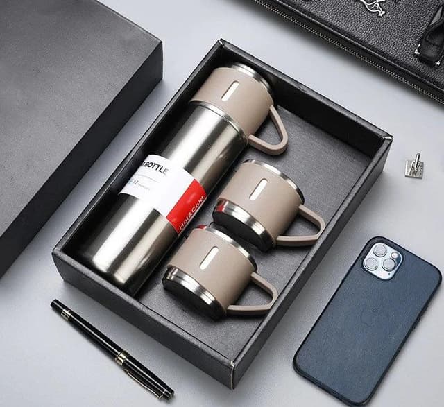 ترمس مطارة حافظ للحرارة 500 مللي Vacuum Flask Set with 3 Stainless Steel Cups Combo - 725600