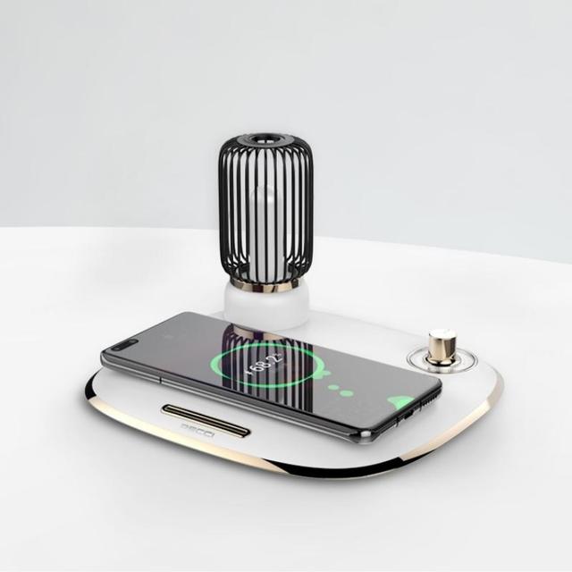 مصباح مكتب مع شاحن لاسلكي 15 واط Recci Wireless Charging Ambient Lamp