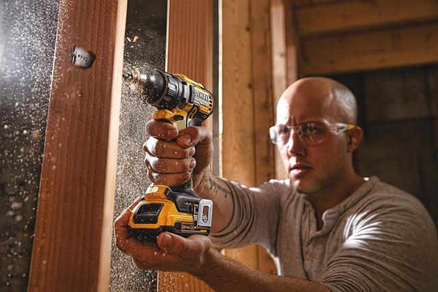 مثقاب كهربائي ديوالت DeWalt 18V XR Compact Brushless DD DCD791P2-GB - SW1hZ2U6MTAxNDQzNw==