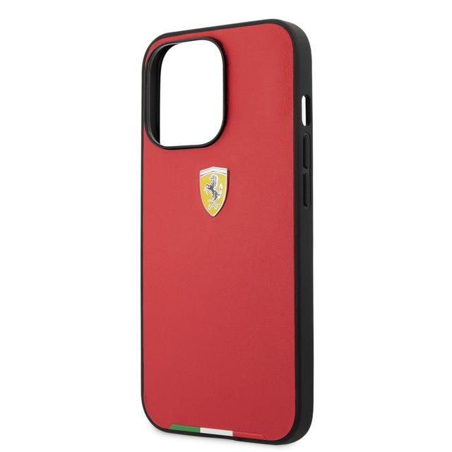 Ferrari Hard Case PU Smooth & Italian Flag Line Metal Logo For iPhone 13 Pro Max (6.7") - Red [ FESTABHCP13XRE ] - SW1hZ2U6MTM2NzQ4MQ==