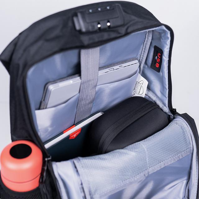 شنطة ظهر للابتوب قماش ناسا أسود Nasa Laptop Backpack with Combination Lock - SW1hZ2U6MTM5NjE0Mw==