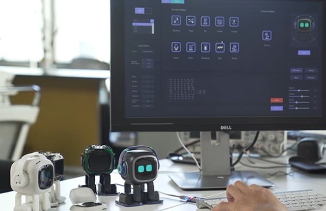 روبوت ذكي ديكور ايمو بالذكاء الاصطناعي Emo AI Desktop Pet Robot with Smart Lighting