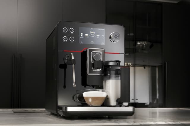 الة قهوة اسبريسو جاجيا مع صانعة رغوة الحليب مدمجة صناعة ايطالية Gaggia New Accademia Bean To Cup Espresso And Coffee Machine - 299676