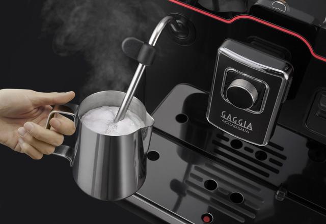 الة قهوة اسبريسو جاجيا مع صانعة رغوة الحليب مدمجة صناعة ايطالية Gaggia New Accademia Bean To Cup Espresso And Coffee Machine - SW1hZ2U6MTQ3MDQ2OA==