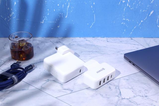 موزع يو اس بي لشاحن جداري لجهاز ابل ماك بوك من اكسبور لون أبيض Xpower power expander for apple macbook wall charger - SW1hZ2U6MTQ2MDcyNw==