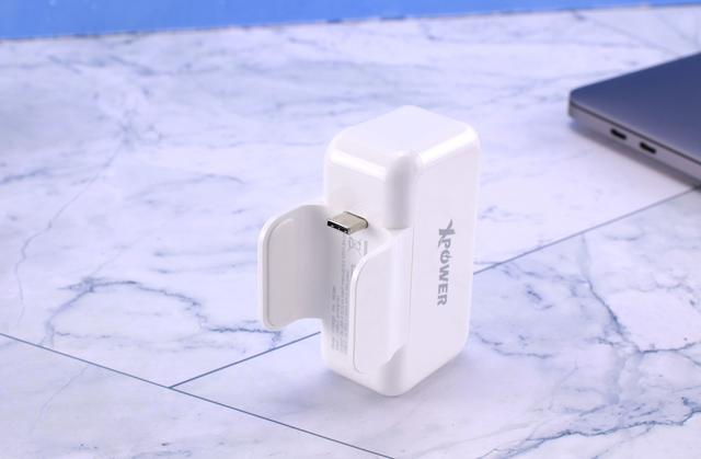 موزع يو اس بي لشاحن جداري لجهاز ابل ماك بوك من اكسبور لون أبيض Xpower power expander for apple macbook wall charger - SW1hZ2U6MTQ2MDczMQ==