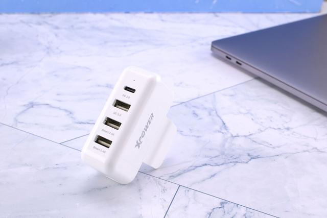 موزع يو اس بي لشاحن جداري لجهاز ابل ماك بوك من اكسبور لون أبيض Xpower power expander for apple macbook wall charger - SW1hZ2U6MTQ2MDczMw==