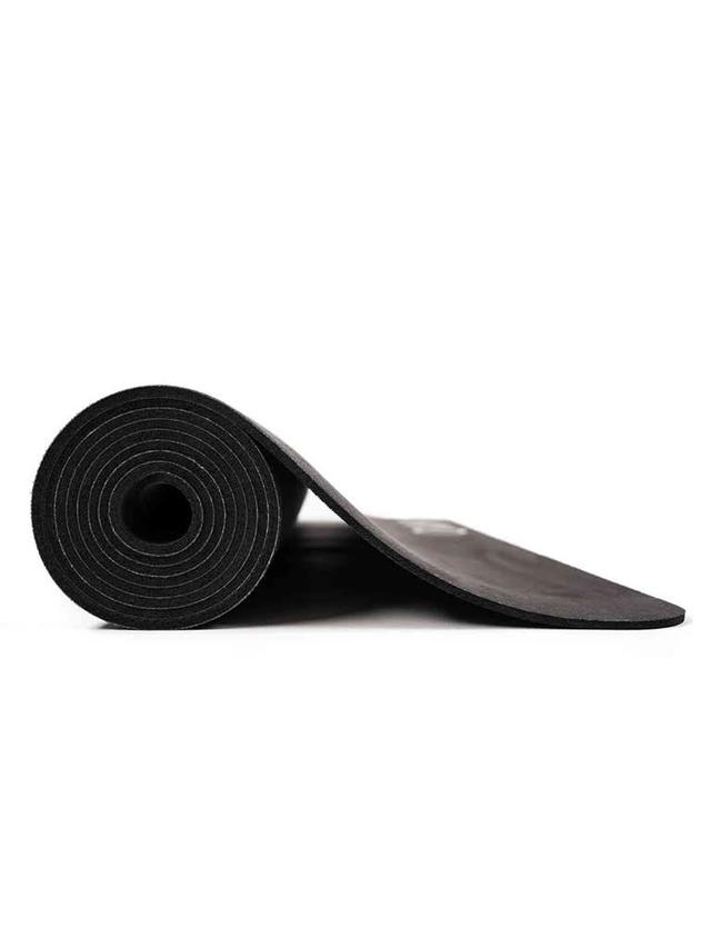 سجادة يوغا مطاط طبيعي 183×68 سم أسود أوكيو Ukiyo The Suede Natural Rubber Yoga Mat Color Black - SW1hZ2U6MTUzOTI0Ng==