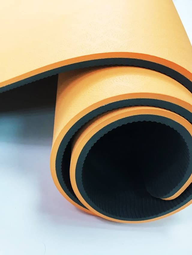 سجادة يوغا أصفر لايف أب LiveUp Double Color PVC Yoga Mat