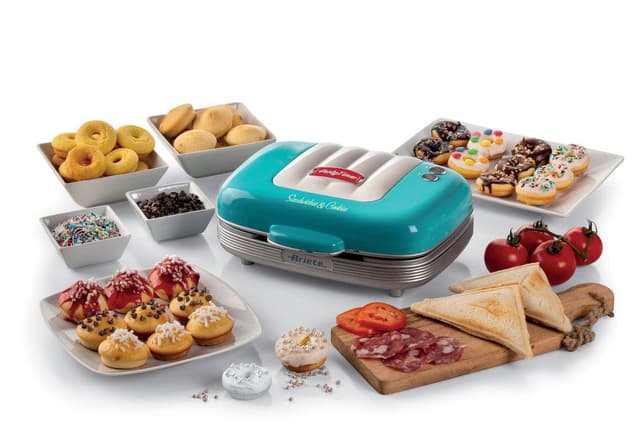 صانع السندوتشات 700 واط ازرق اريتي Ariete Sandwich Maker 3 In 1