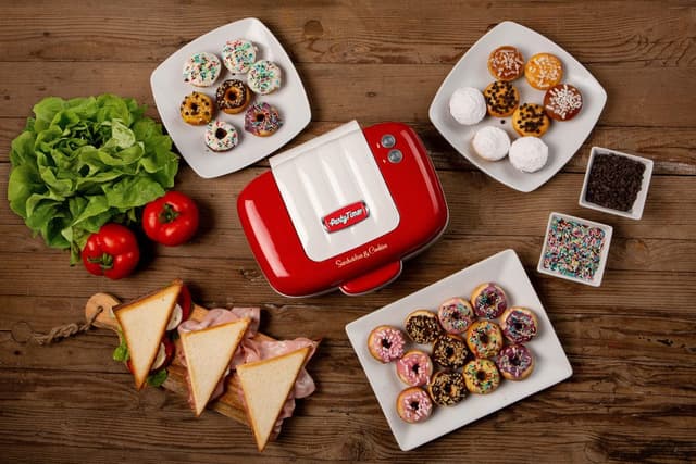 صانعة السندوتشات احمر اريتي Ariete Sandwich Maker 3 In 1