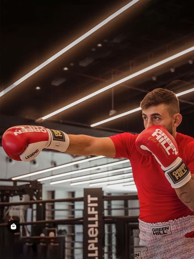 Green Hill LEGEND Boxing Gloves Color RedSize 12oz