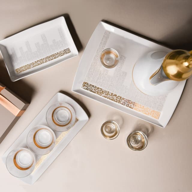 Dimlaj Abraj Medium Rectangle Plate (Gold)