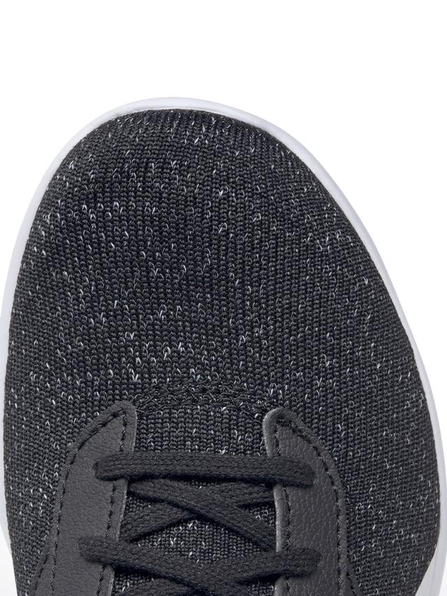 جزمة للمشي مقاس 36 أسود وأبيض ريبوك Reebok Walkawhile