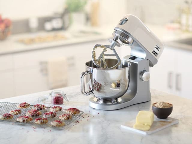 عجانة كهربائية كبيرة 5 لتر كينوود Kenwood kMix Stand mixer