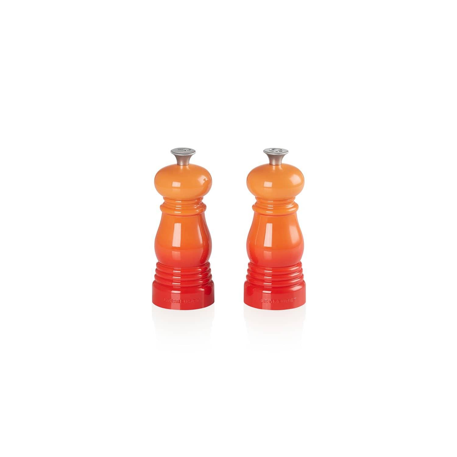 مطحنة بهارات يدوية عدد 2 لوكروسيه 11 سم طقم أحمر ناري LE CREUSET SET OF PEPPER AND SALT MILL