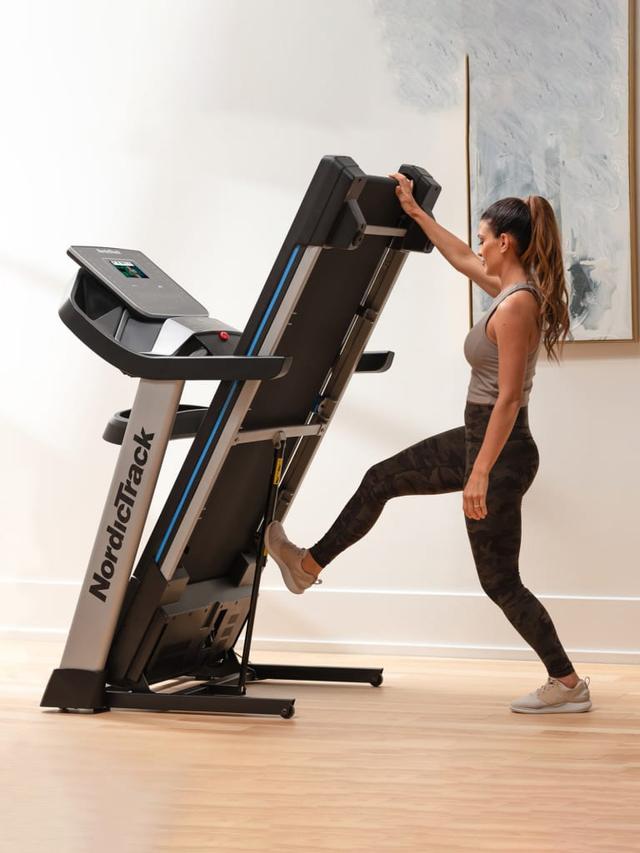 NordicTrack EXP 7i Motorized Treadmill - SW1hZ2U6MTUwNDY5OA==