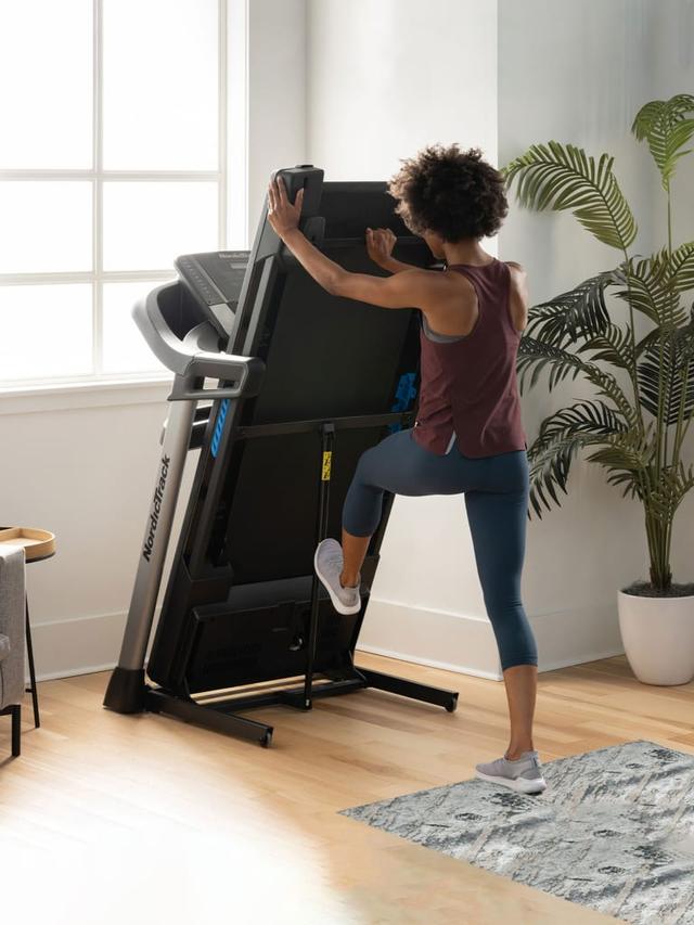 NordicTrack S25i Folding Treadmill - SW1hZ2U6MTUwNDc1NQ==