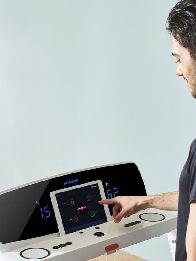 Horizon Fitness OMEGA Z Treadmill