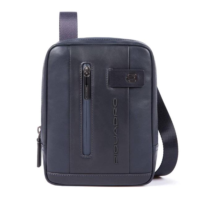 حقيبة كتف للرجال مع جيب لايباد ميني جلد طبيعي أسود PIQUADRO URBAN CROSSBODY BAG WITH IPAD MINI COMPARTMENT - SW1hZ2U6MTU2NTY3MQ==