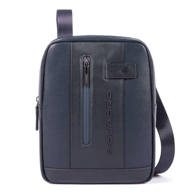 حقيبة كتف للرجال مع جيب لايباد ميني جلد طبيعي أسود PIQUADRO URBAN CROSSBODY BAG WITH IPAD MINI COMPARTMENT