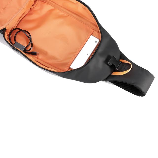 حقيبة لابتوب للكتف بورودو قيمنق أسود Porodo Gaming Water-Resistant PU Sling Bag With USB-C Port - SW1hZ2U6MTYxNDE5MA==