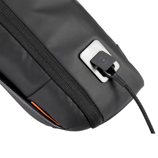حقيبة لابتوب للكتف بورودو قيمنق أسود Porodo Gaming Water-Resistant PU Sling Bag With USB-C Port - SW1hZ2U6MTYxNDE5NA==